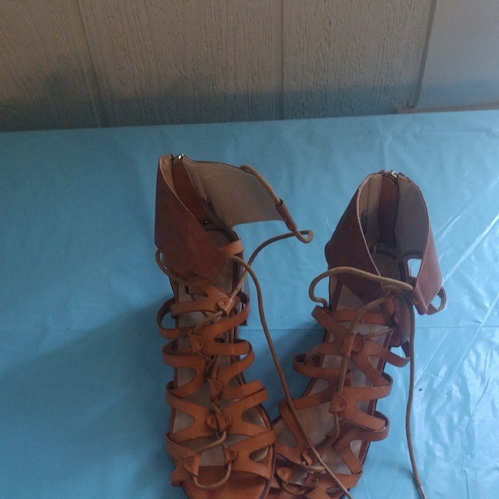 Groove Brown Gladiator Sandals